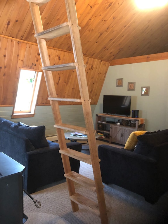 Rustic And Charming Apartment Above Detached Log Garage. 10 Mins From<br>a.s.v. - 뉴욕