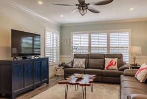 Smart TV - Spectacular Views of Beach and Bay (Longboat Key)