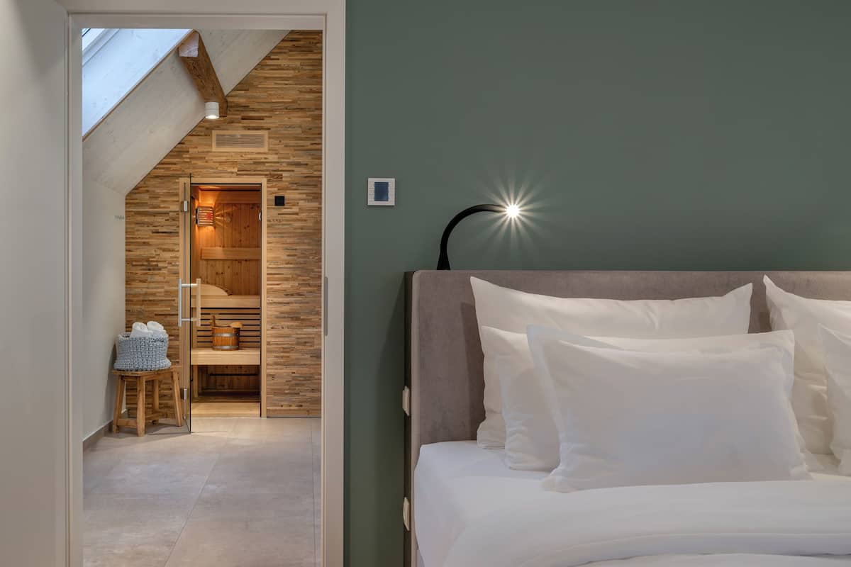 Romantic Chalet | 2 bedrooms, premium bedding, in-room safe, individually decorated