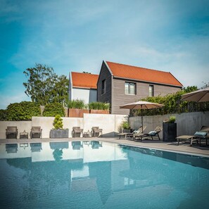 고급 침구, 객실 내 금고, 각각 다른 스타일의 인테리어, 각각 다르게 가구 비치