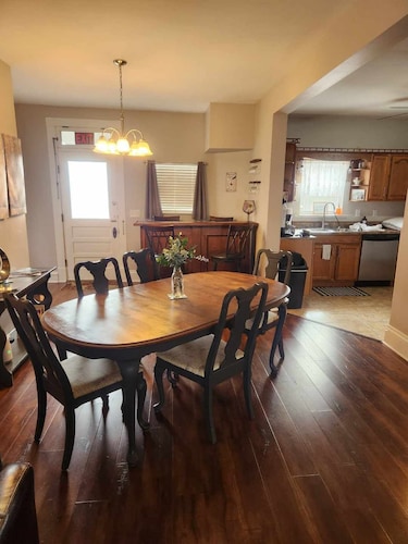 5 bed 2 Bath in Downtown Hermann, MO