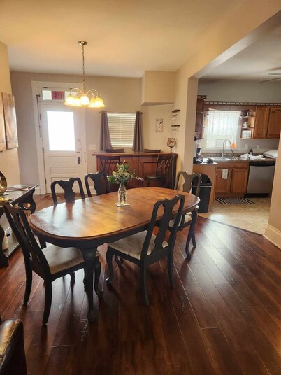 5 bed 2 Bath in Downtown Hermann, MO