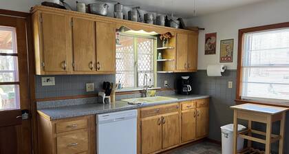 House minutes from Pymatuning Lake!