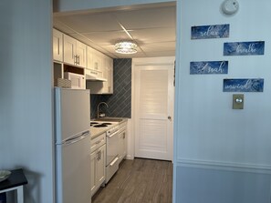 Frigorifero, microonde, forno, macchina per tè/caffè