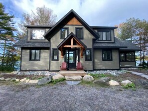 المنشأة من الخارج