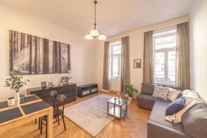 Smart TV - Schönbrunn Palace Beautiful 1 bedroom apartment (Wien)