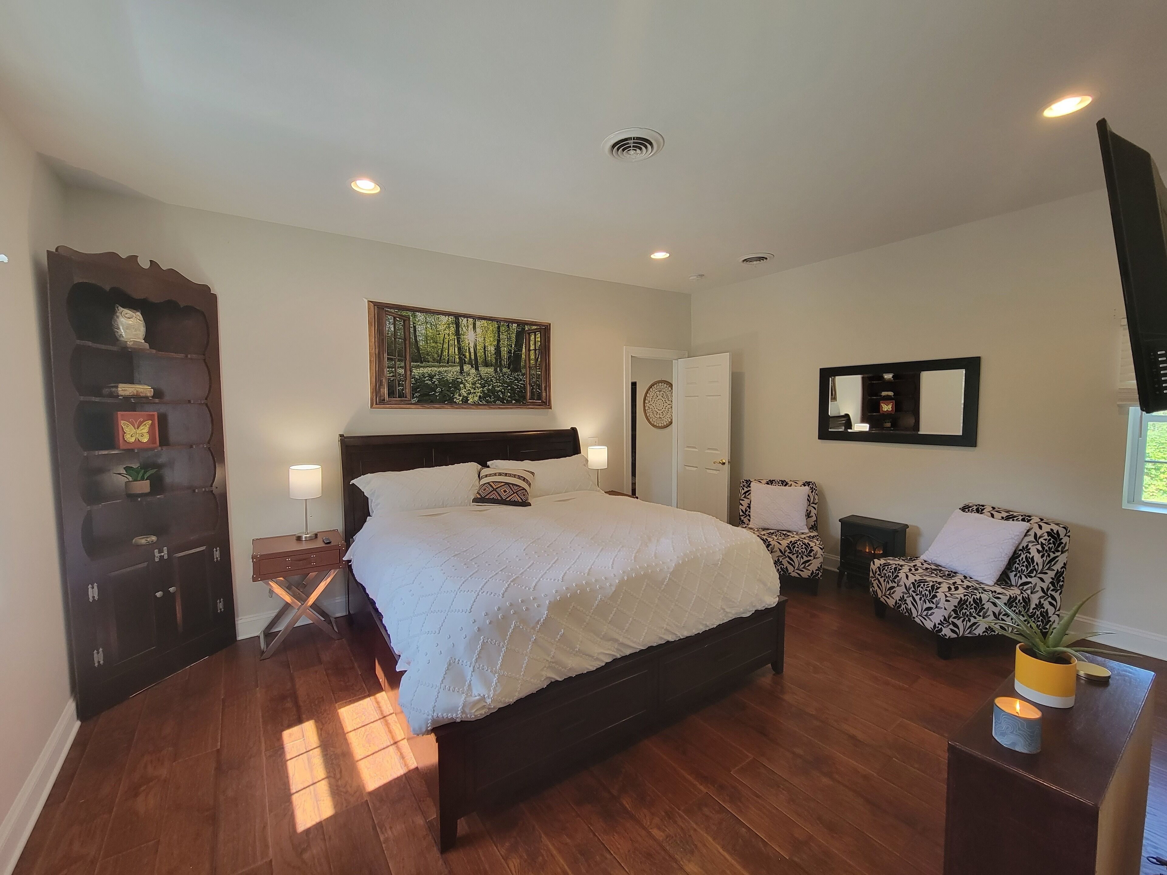 Remodeled Skaneateles 1800s Farmhouse