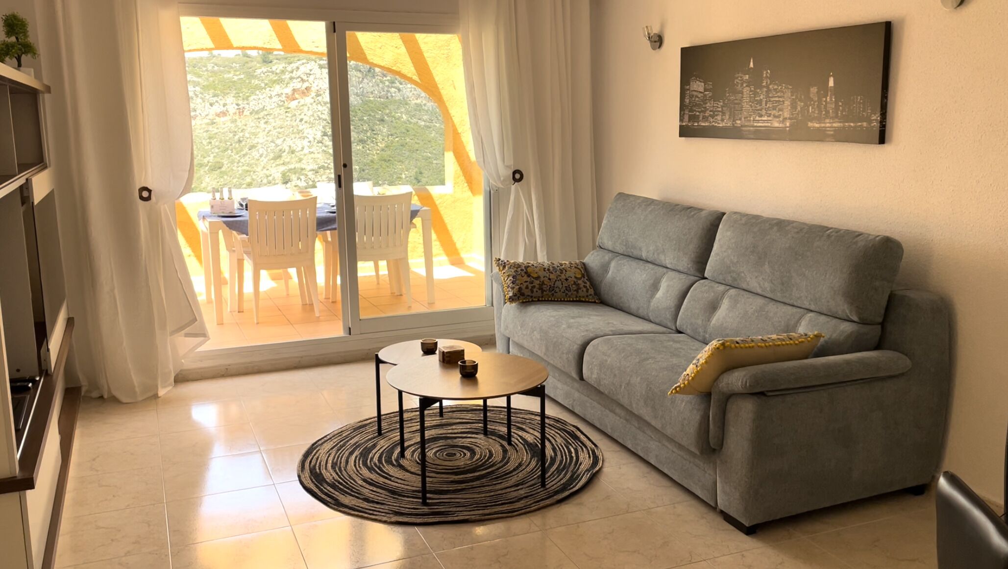 Peace, sun, breathtaking view & 7 minutes drive to the sea