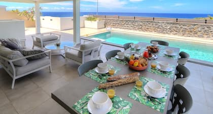 Villa Bois de Rose/ Heated pool / 4 bedrooms, 4 bathrooms / 8 pers.