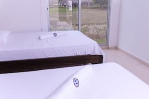 1 bedroom, Egyptian cotton sheets, premium bedding, down duvets