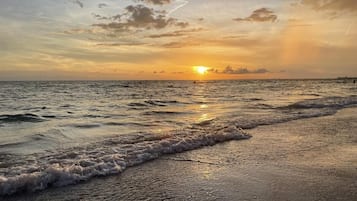 Beach nearby, beach towels