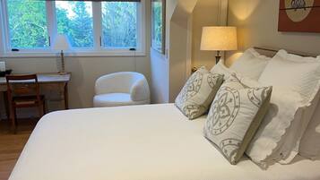 4 bedrooms, desk, free WiFi, bed sheets