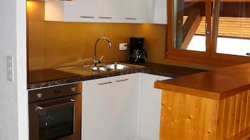 Refrigerador, microondas, horno y lavavajillas