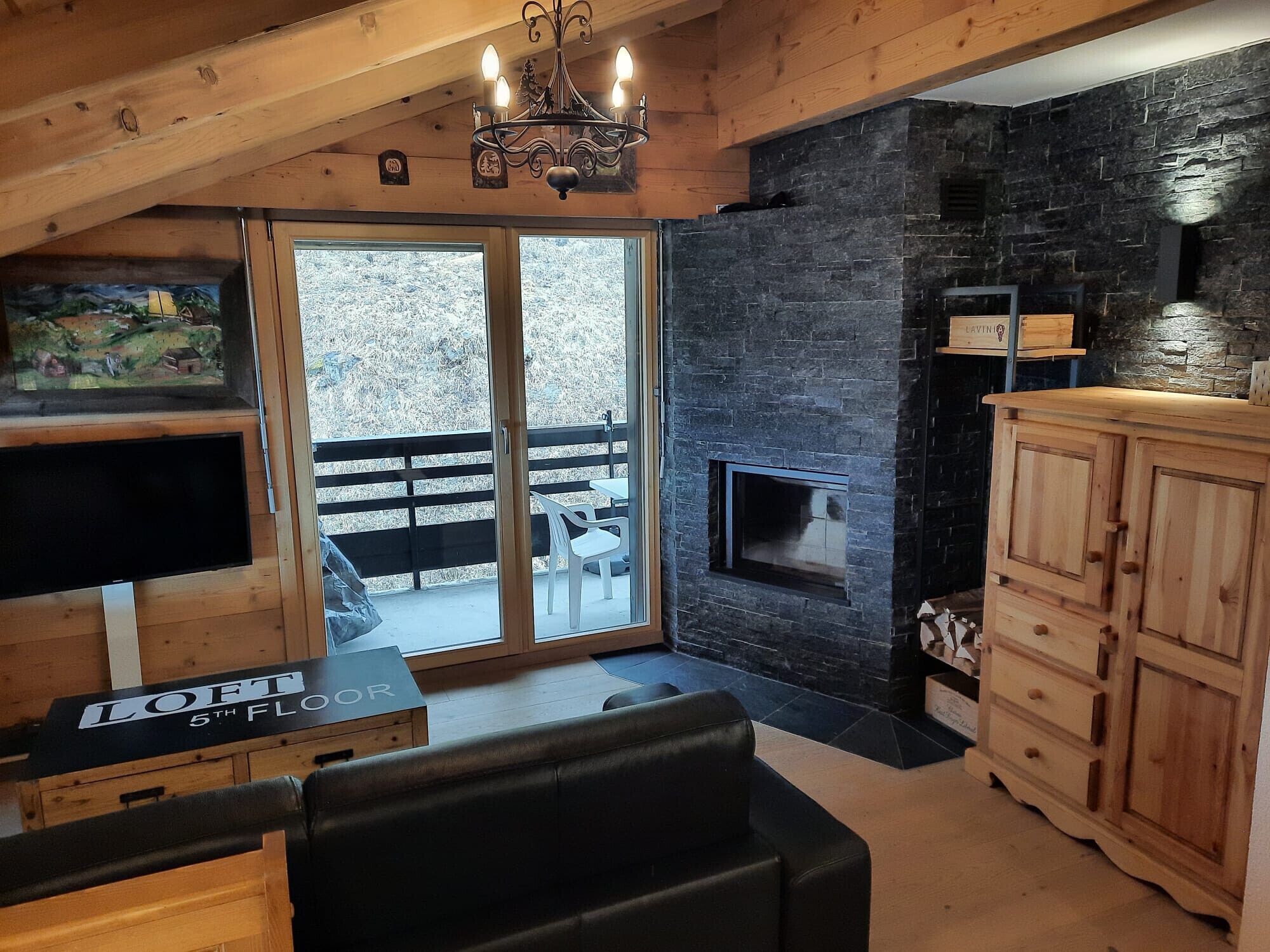 TV, fireplace, DVD player