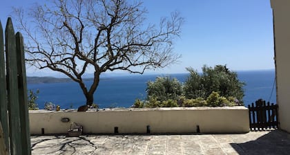 Beautiful farmhouse with stunning sunrise and sea views