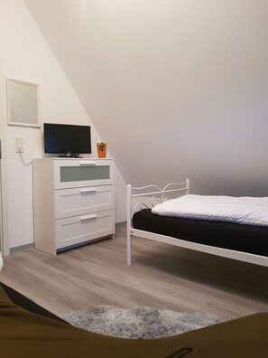 3 bedrooms, travel cot, free WiFi