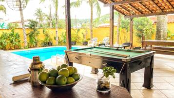 Poolside bar