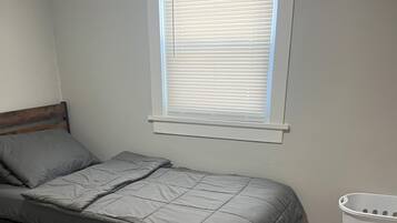 2 chambres, fer et planche à repasser, accès au Wi-Fi (inclus)