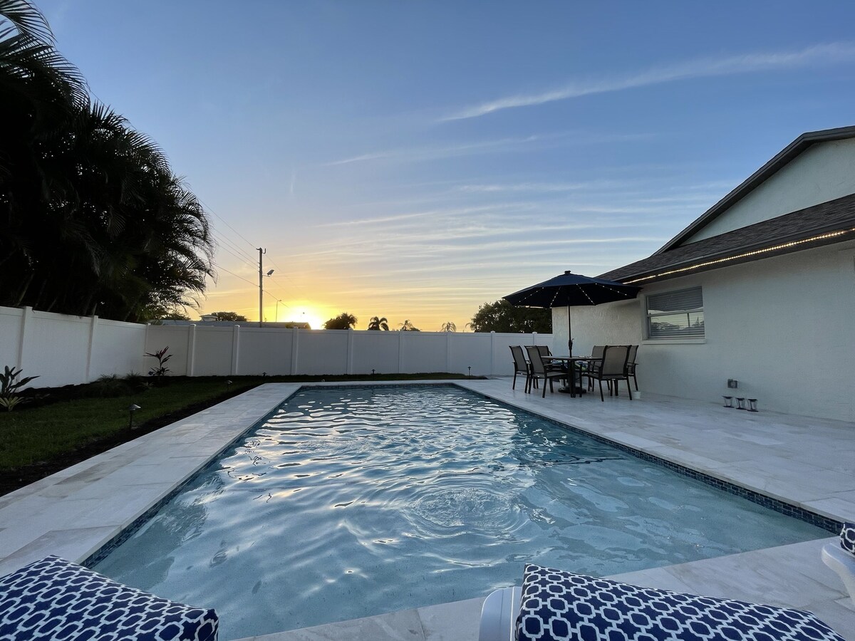 Photo 4 of HAPPYOURS 2 LuxurySaltedHeatedPool@VanderbiltBeach