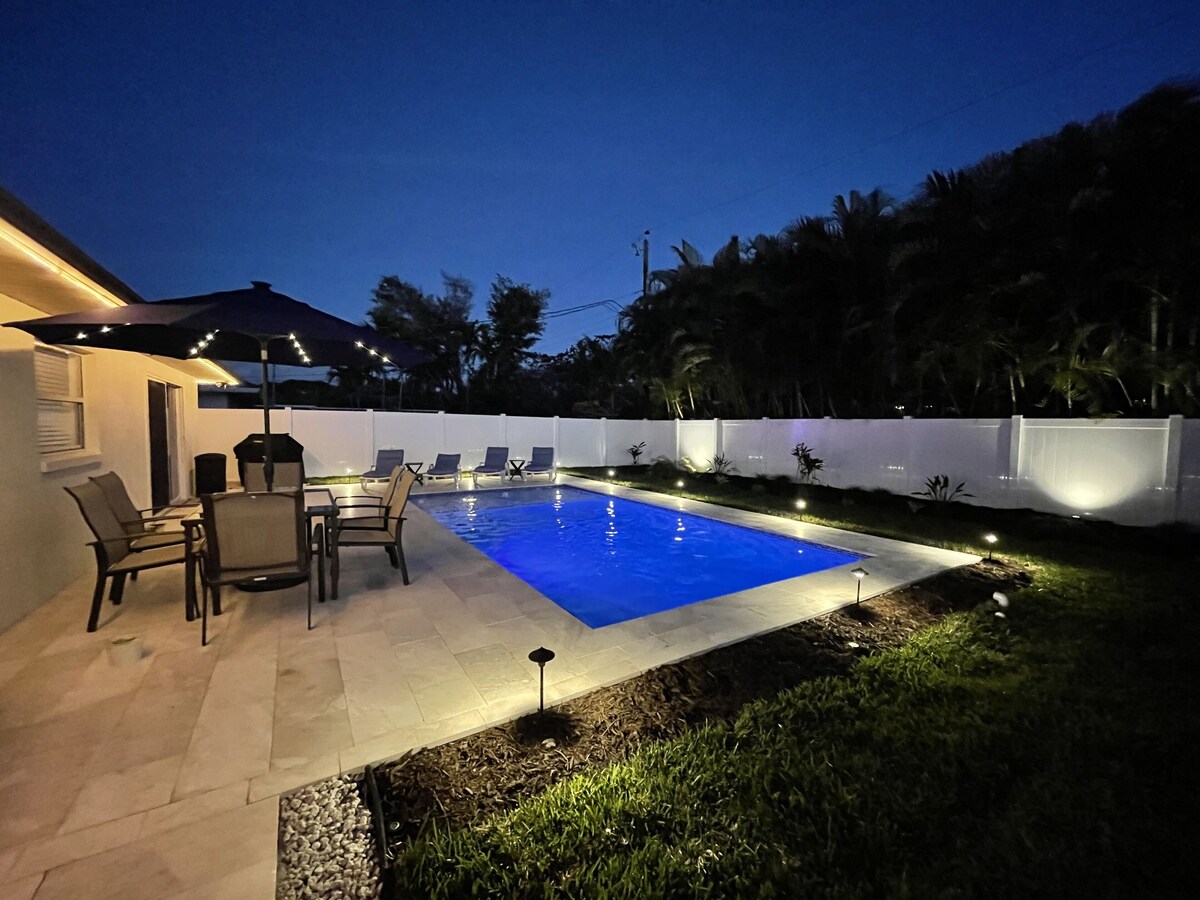 Photo 2 of HAPPYOURS 2 LuxurySaltedHeatedPool@VanderbiltBeach