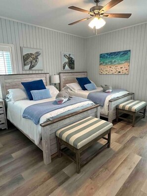 4 bedrooms, iron/ironing board, WiFi, bed sheets