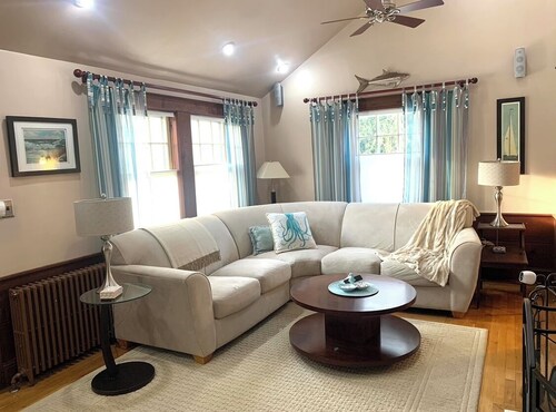 Walk to harbor, Martha’s Vineyard ferry, restaurants , shops, events & fishing