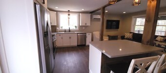 Fully Renovated rural cottage in the perfect spot!