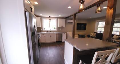 Fully Renovated rural cottage in the perfect spot!