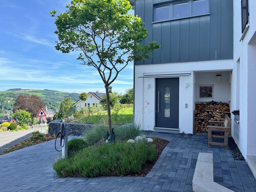 "17 AM BERG" in Winterberg, 2 bedrooms, suitable for up to 4 guests.