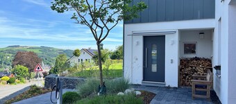 "17 AM BERG" in Winterberg, 2 bedrooms, suitable for up to 4 guests.