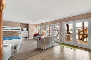 3 bedrooms, iron/ironing board, travel crib, free WiFi - Impressive Lakefront Home Beautiful Lake View!  2MM (Ozark Lake)