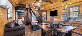 Deer Trail Cabin sleeps 6 people