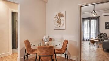 Elite Apartment | In-room dining