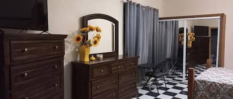 1 bedroom, free WiFi, bed sheets