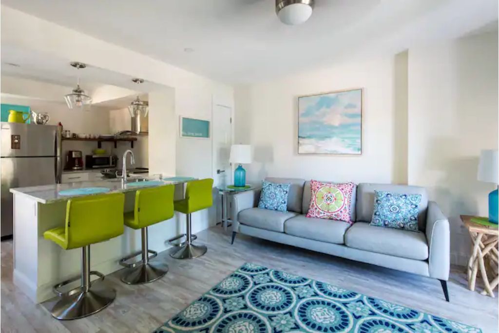 Swanky Flat in the Heart of Dock Square,  SUPER CLEAN! WALK TO EVERYTHING!