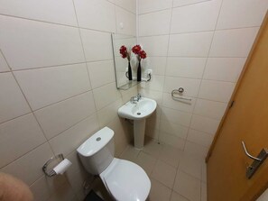 Shower, towels, soap, toilet paper - Tavira Central (Tavira)