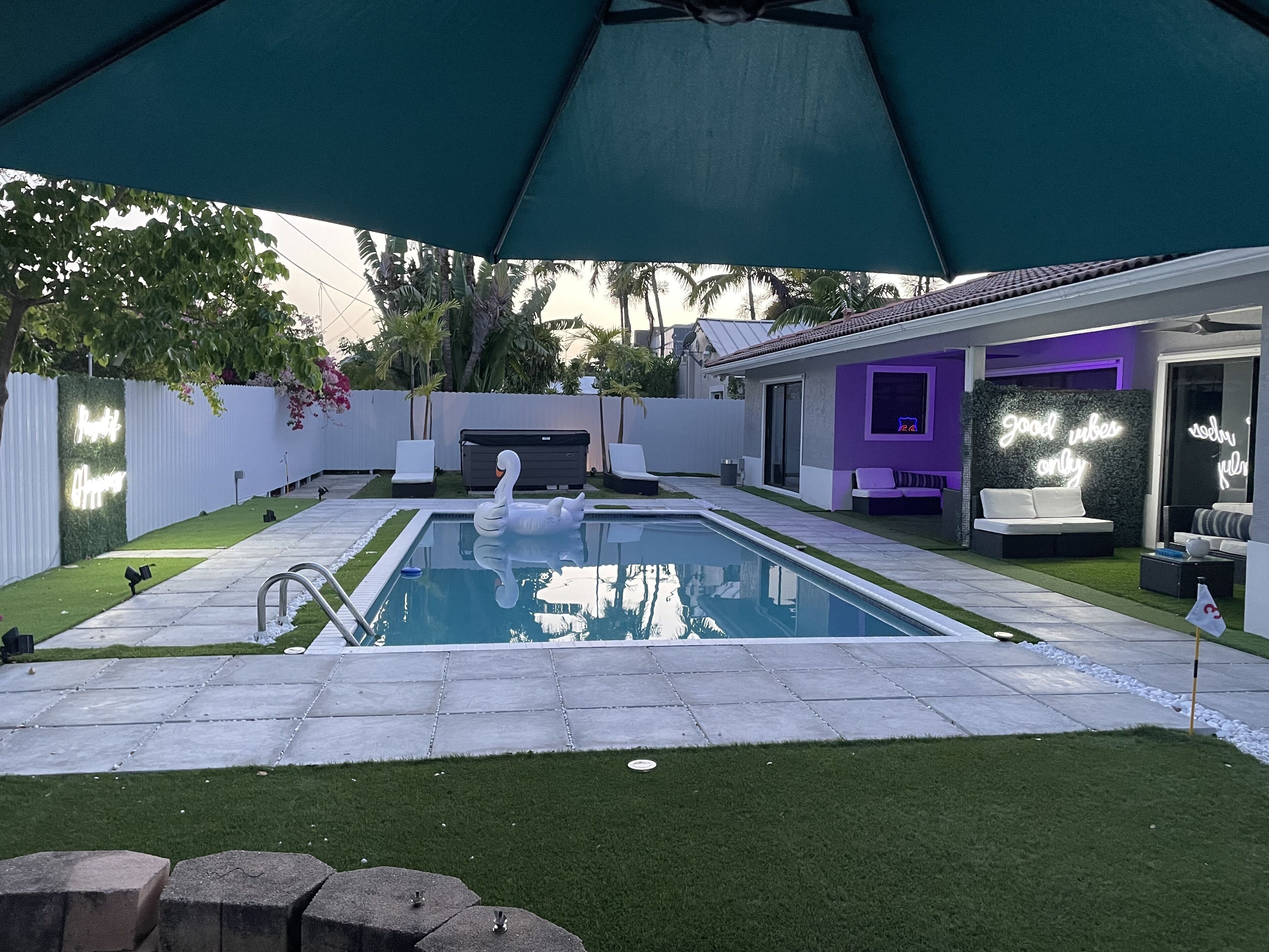 Beautiful place in Hallandale 5 min from the beach