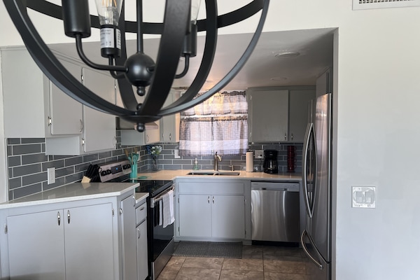 Refrigerador, microondas, horno, placa de cocina