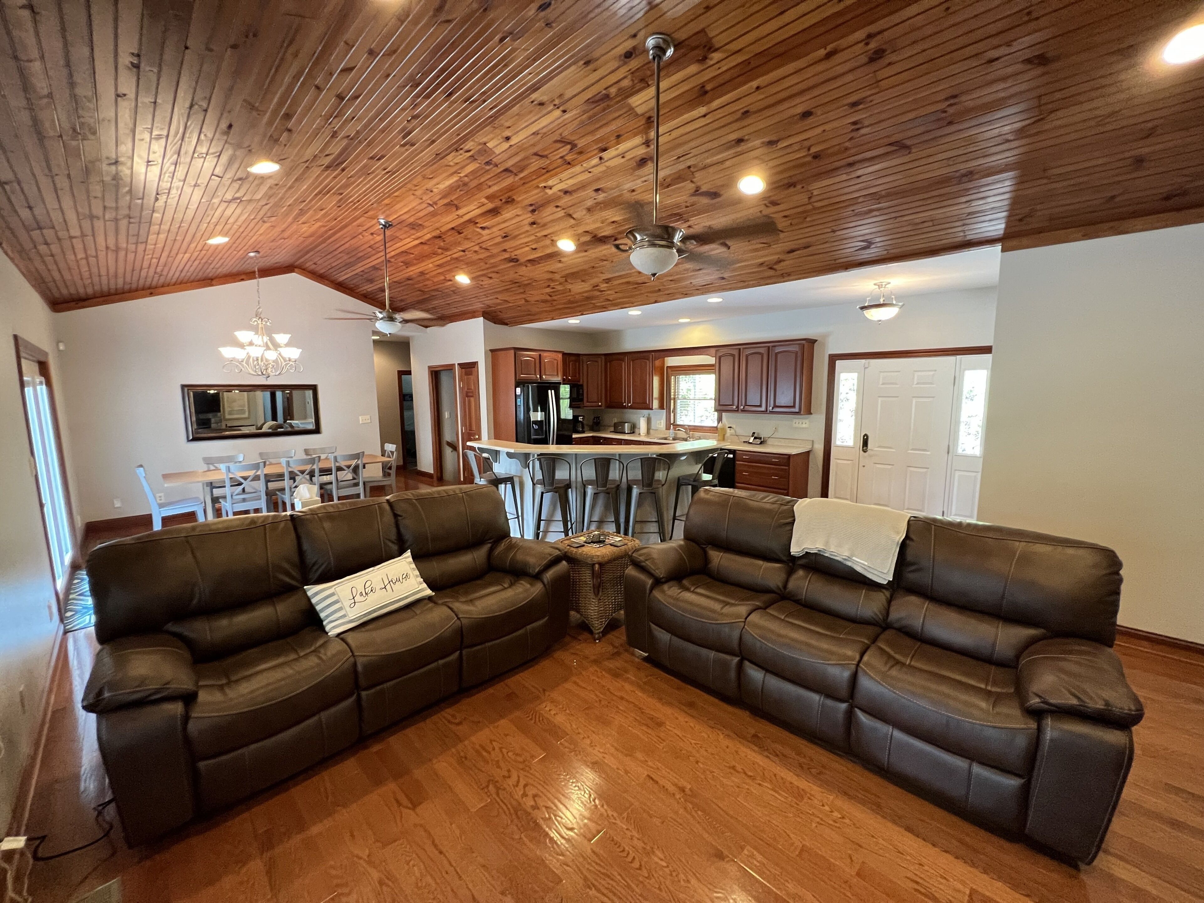 Pura Vida: Updated Norris Lakefront Home w/ Private Covered Dock & 2 Kayaks Inc