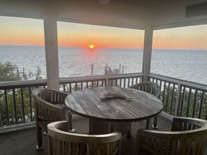Outdoor dining - Cayo Costa Paradise Found (Captiva)