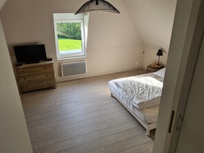 4 habitaciones, tabla de planchar con plancha y wifi gratis 