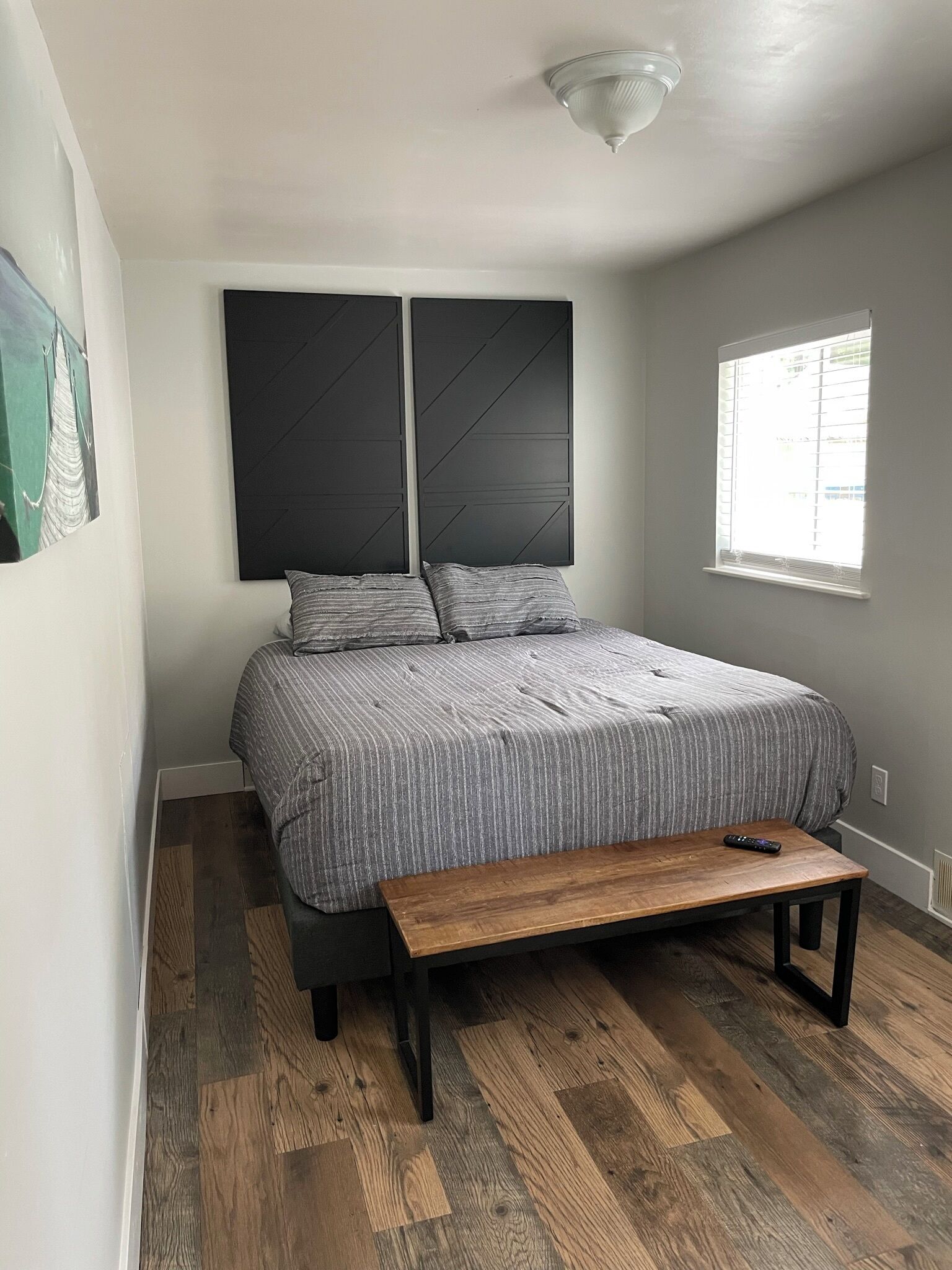 Freshly renovated cottage, steps from the lake or a quick ride to the trailhead!