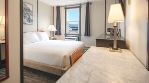 Room, 1 Queen Bed (Coast) | Desk, laptop workspace, blackout drapes, soundproofing - Midnight Sun, a Coast Hotel (Dawson City)