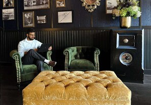 Lobby - Midnight Sun, a Coast Hotel (Dawson City)