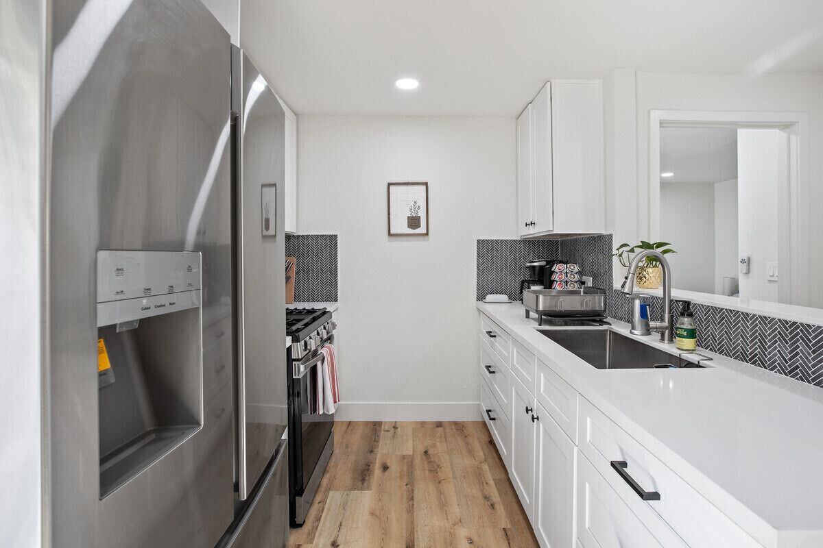 *Entire Home* 1Bed/1Bath, PETS, AC, Private Parking, Dog Run