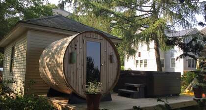 Coastal Home 2 blocks from beach (hot/dry sauna)