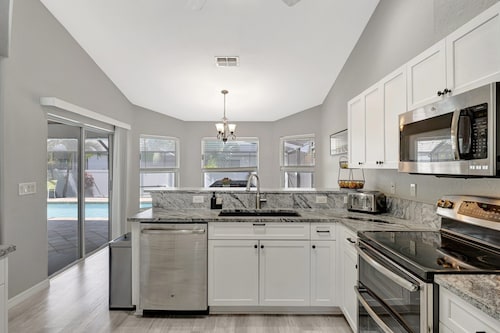 Luxurious Heated Saltwater Pool Home