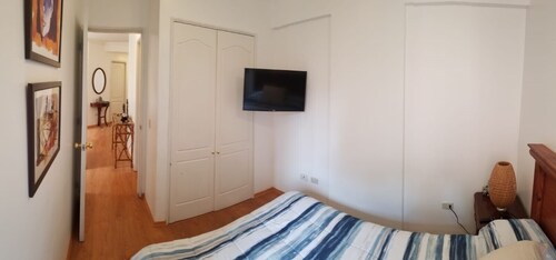 Departamento De 2 Dormitorios,en Sector Exclusivo. - キト