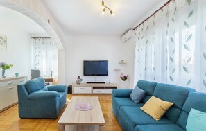 Smart TV - 3 bedroom awesome apartment in Pula (Pula)