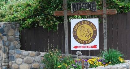 Cottage on 3 acre Riverfront Private Estate with Hot Tub